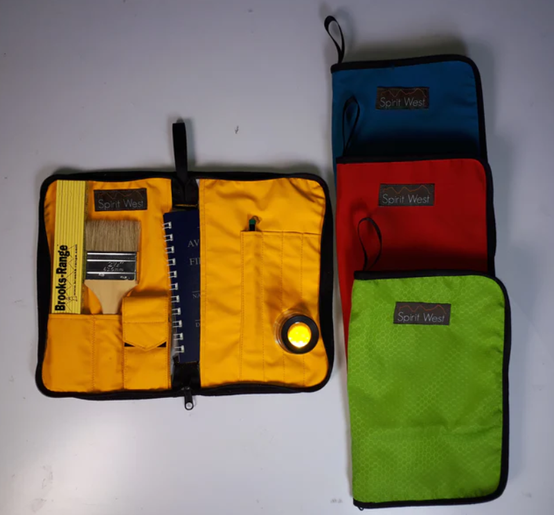 Étui pour outils d'étude de la neige